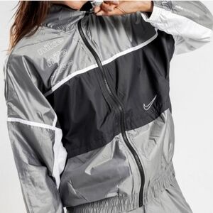 Nike Gray and Black Oversized Plus Size Windbreaker Jacket Sz 1X